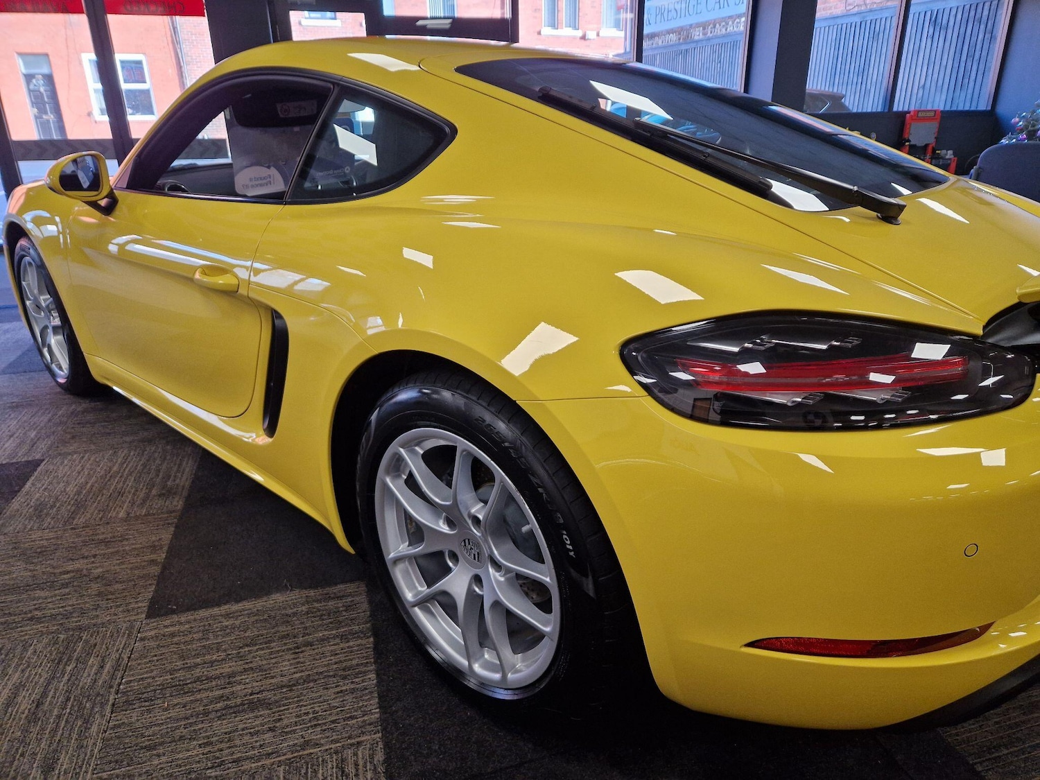 Used Porsche Cayman 2019 for sale - 76936523: Photo 8