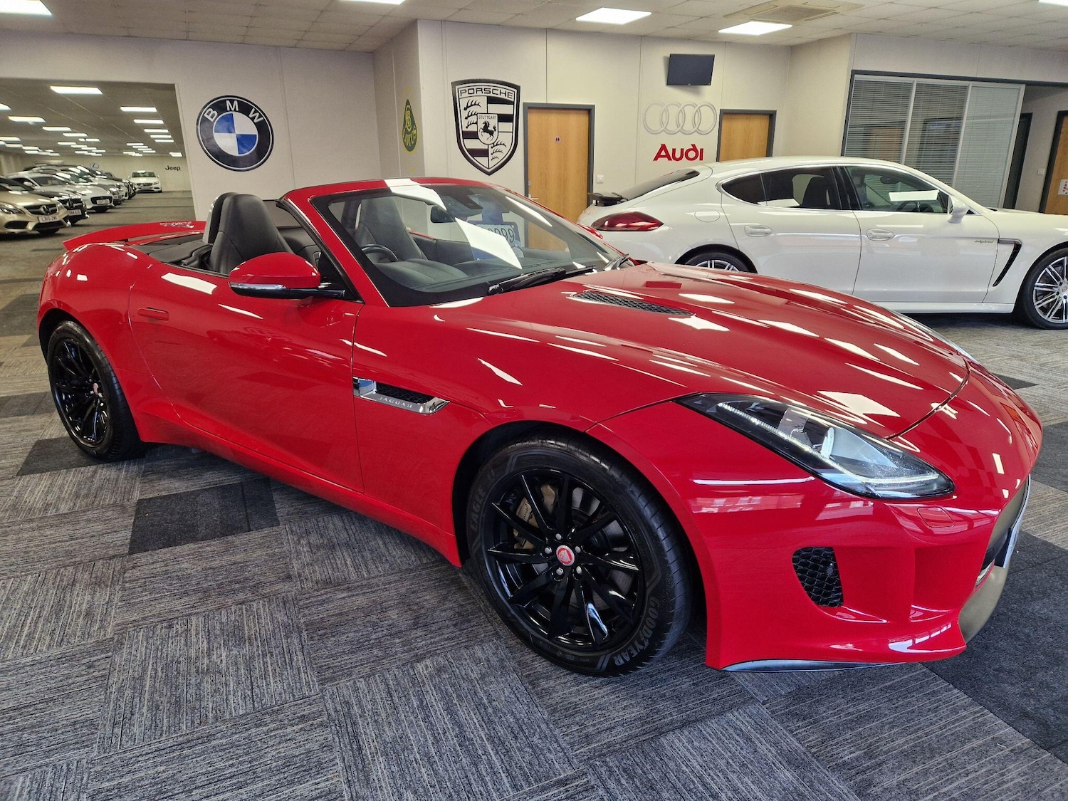 Used Jaguar F-Type 2015 for sale - 77320353: Photo 3