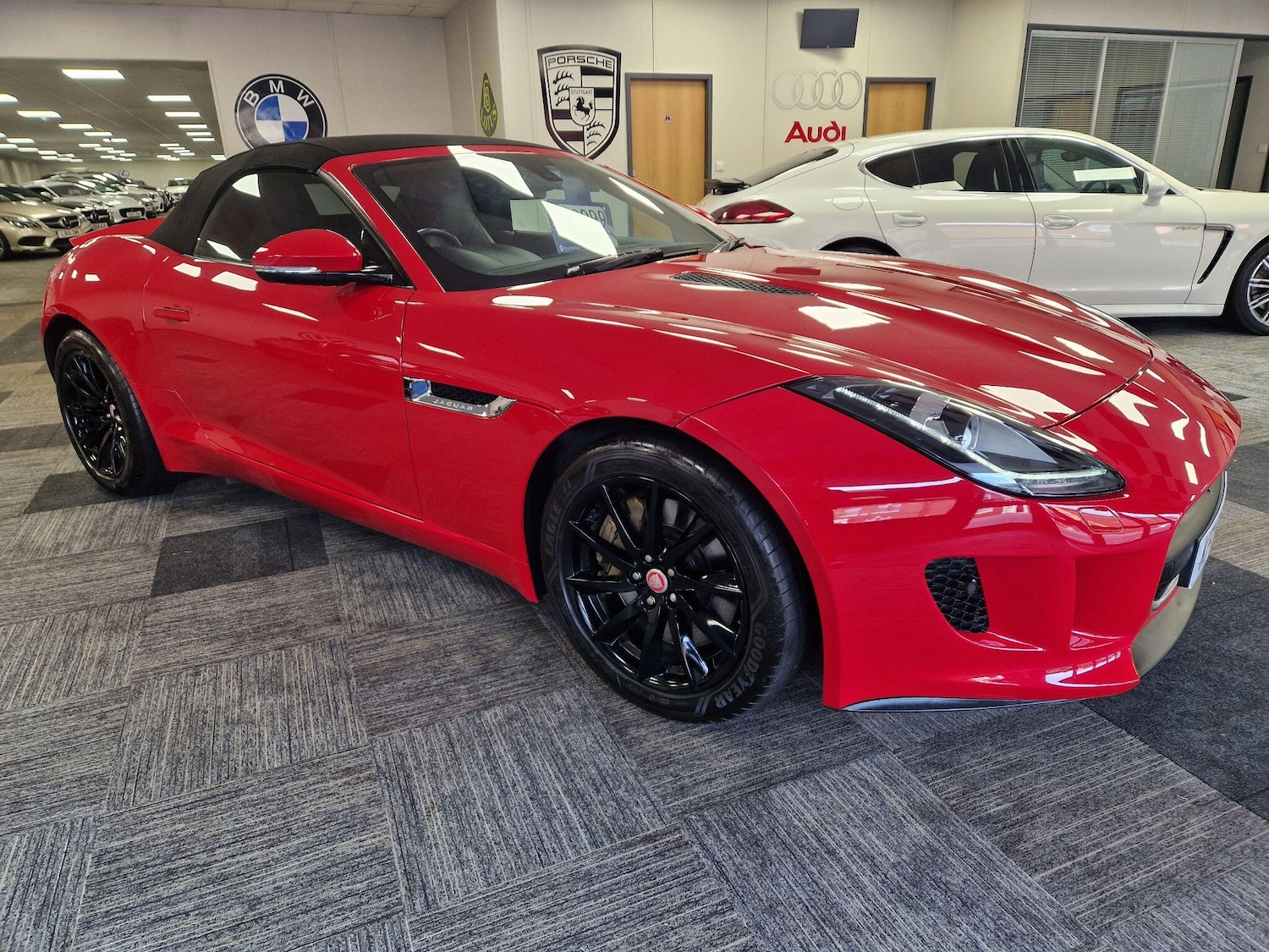 Used Jaguar F-Type 2015 for sale - 77320353: Photo 4