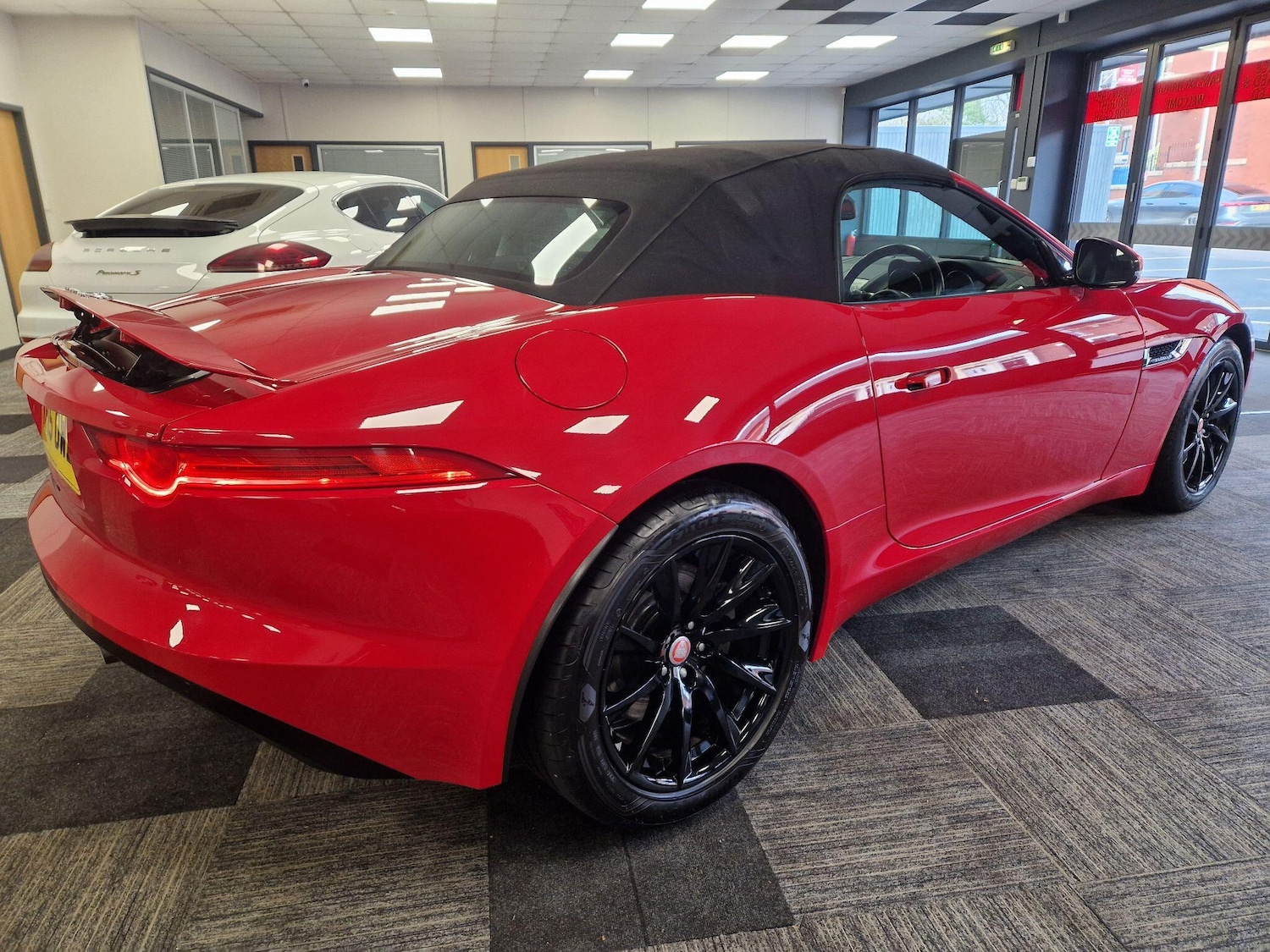 Used Jaguar F-Type 2015 for sale - 77320353: Photo 6