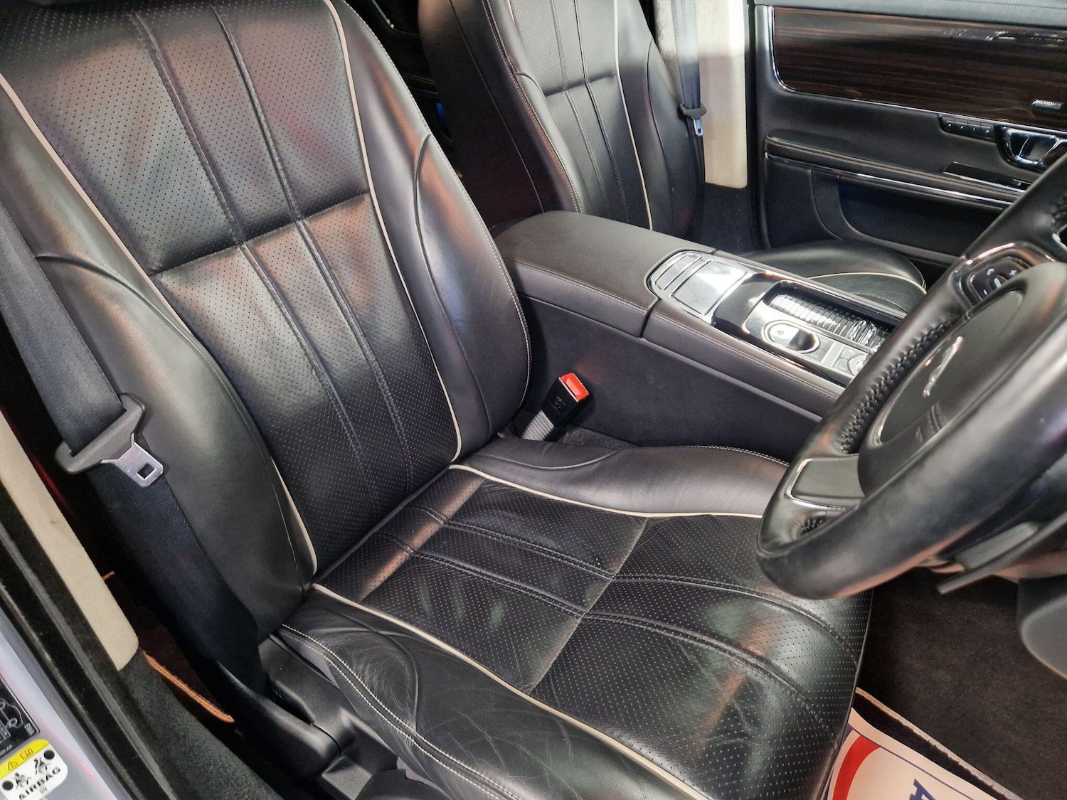 Used Jaguar XJ 2015 for sale - 77940395: Photo 15