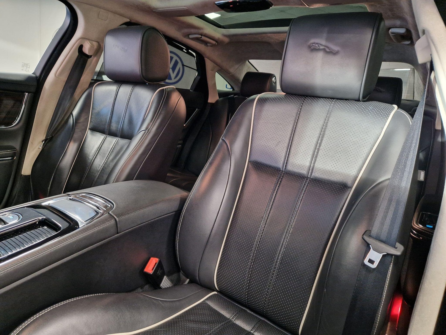 Used Jaguar XJ 2015 for sale - 77940395: Photo 18