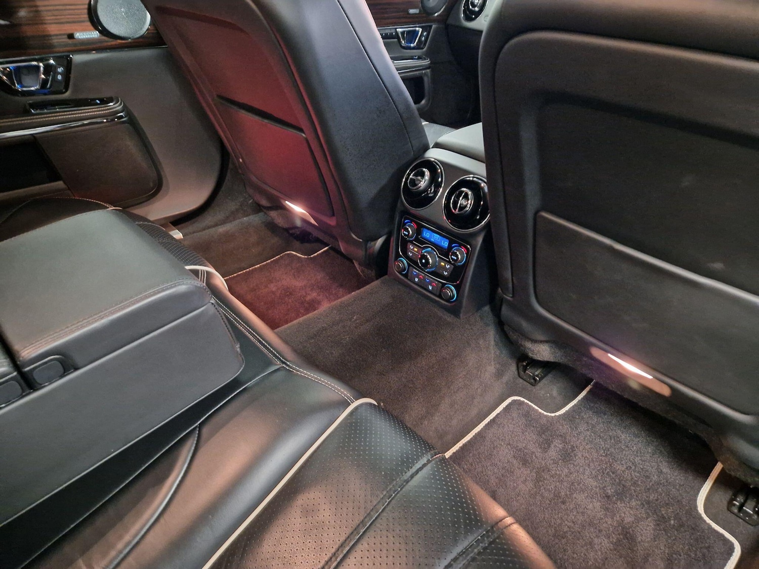 Used Jaguar XJ 2015 for sale - 77940395: Photo 20