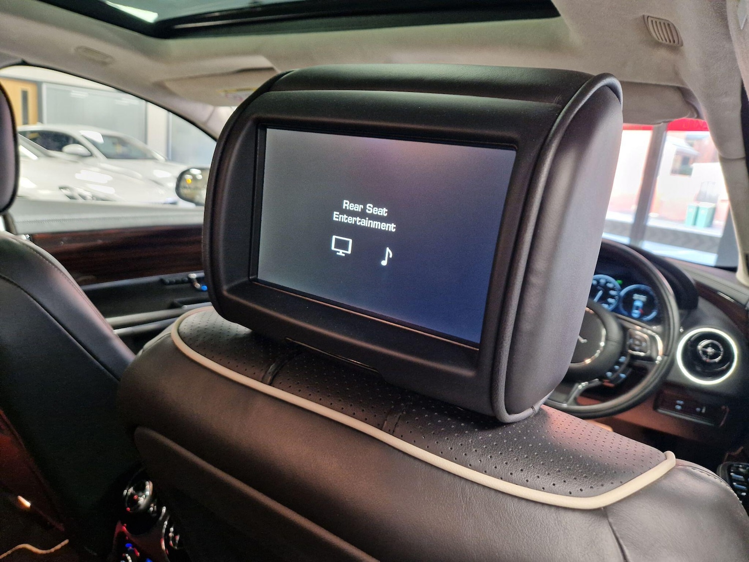 Used Jaguar XJ 2015 for sale - 77940395: Photo 23