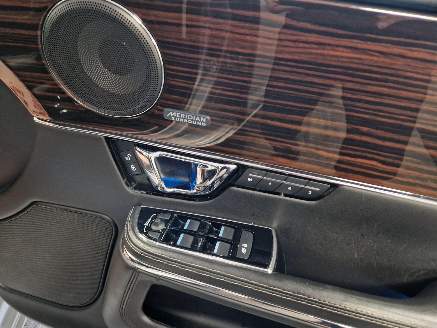 Used Jaguar XJ 2015 for sale - 77940395: Photo 24