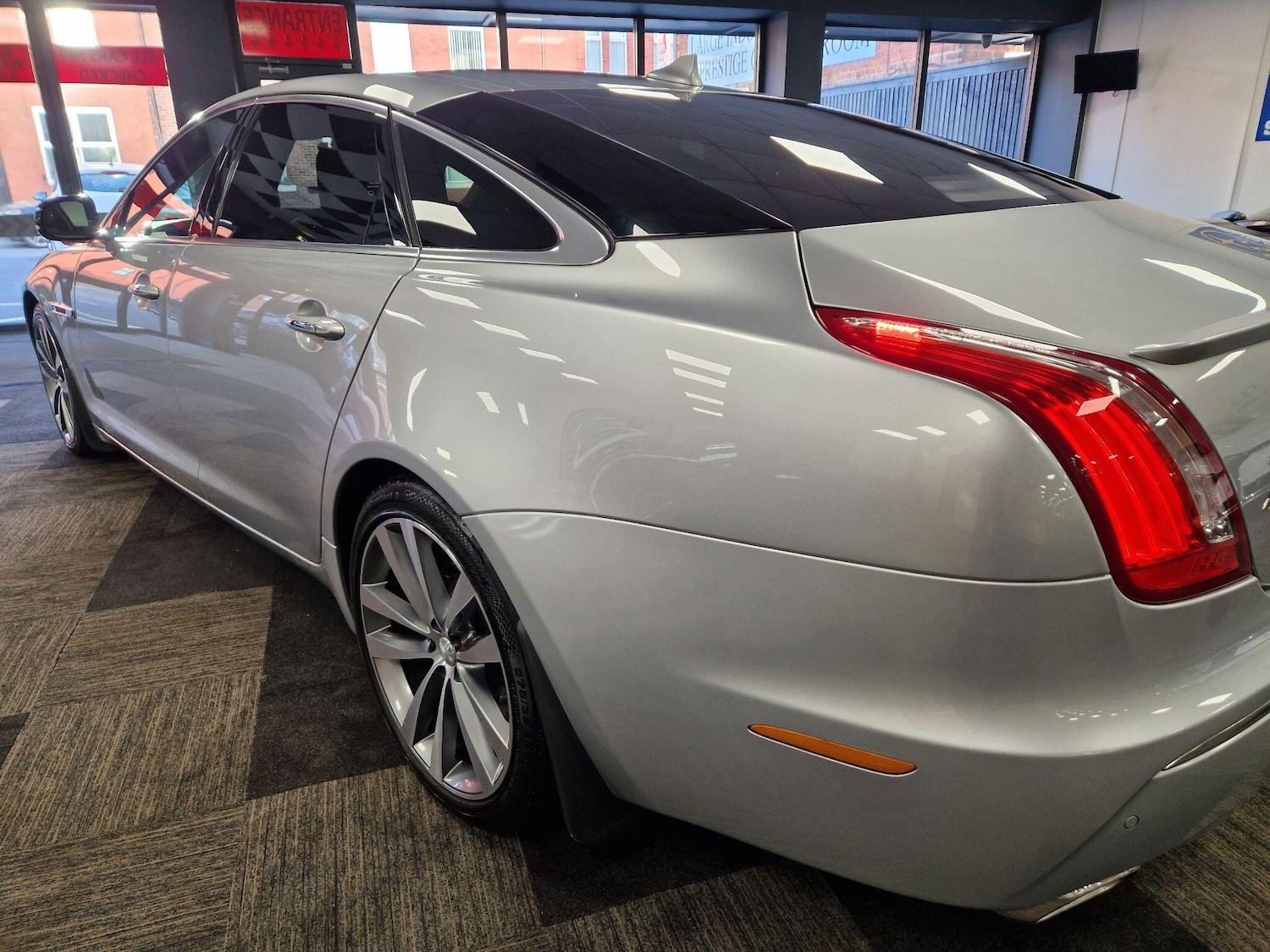 Used Jaguar XJ 2015 for sale - 77940395: Photo 8