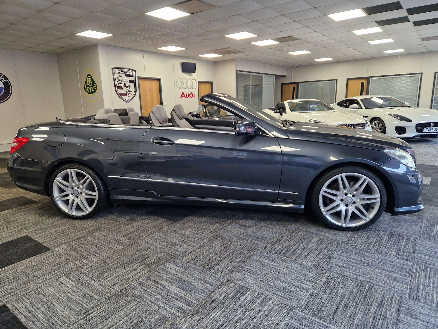 Used Mercedes-Benz E Class 2013 for sale - 78072479: Photo 11