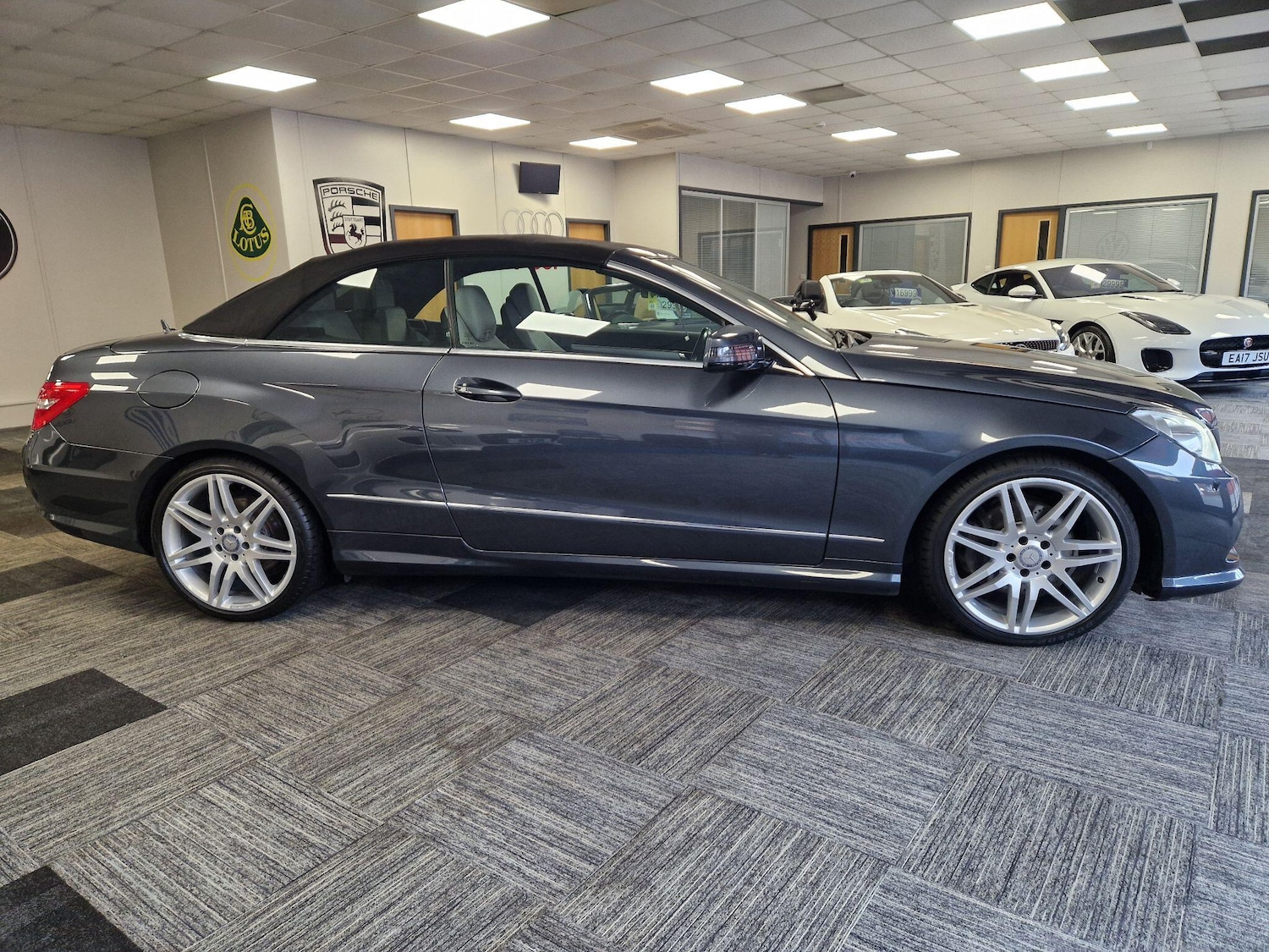 Used Mercedes-Benz E Class 2013 for sale - 78072479: Photo 12