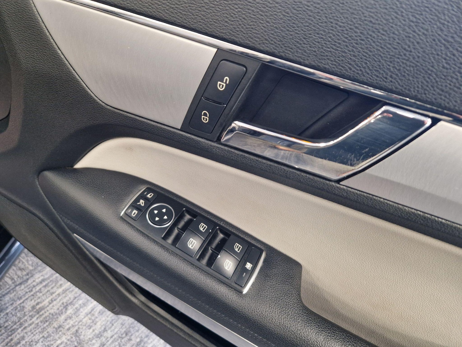 Used Mercedes-Benz E Class 2013 for sale - 78072479: Photo 24