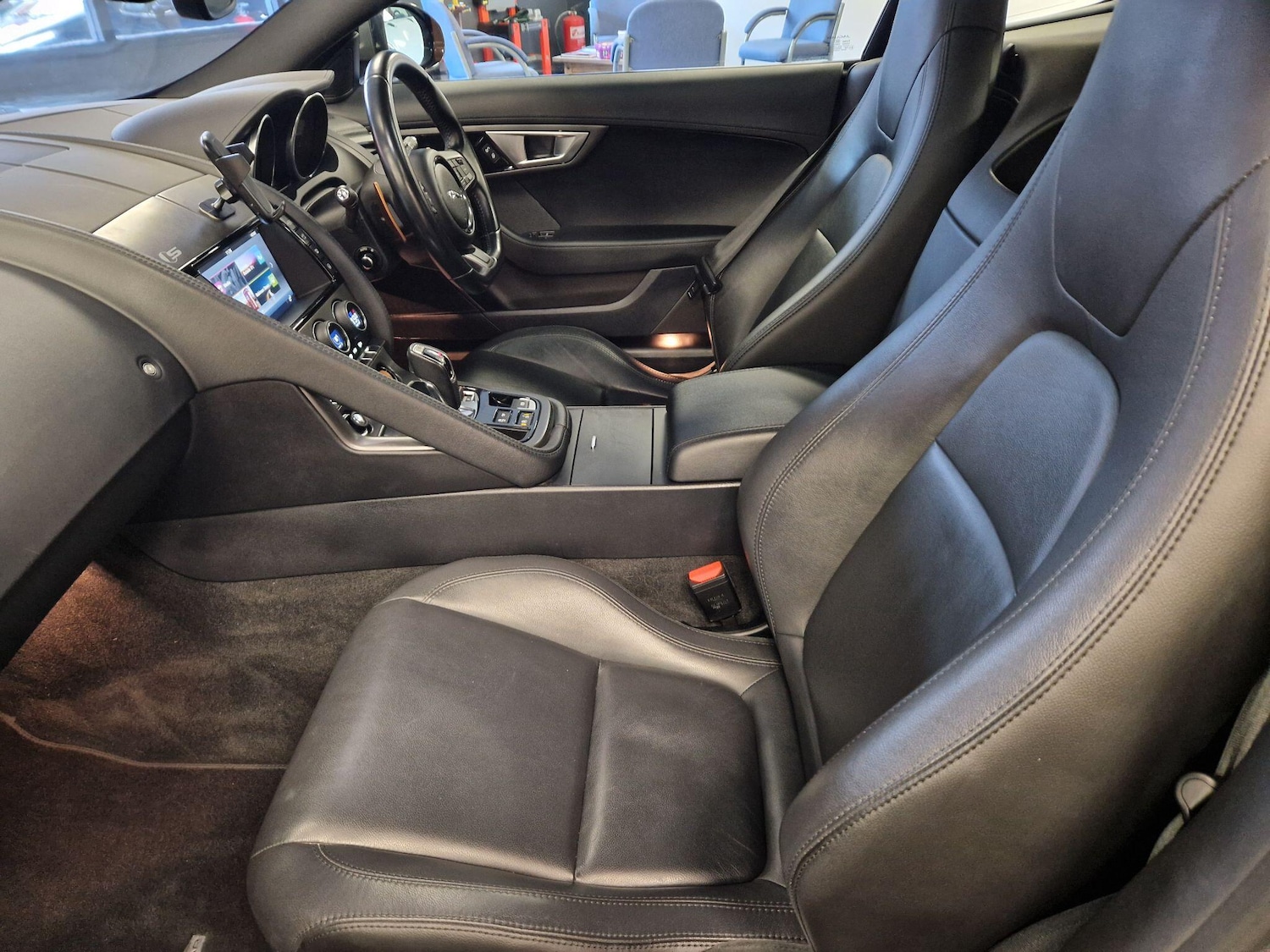 Used Jaguar F-Type 2016 for sale - 77478674: Photo 16