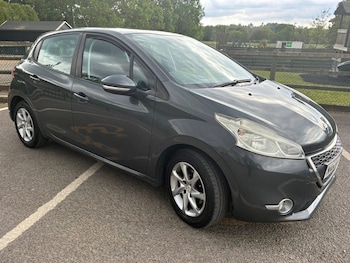 Used Peugeot 208 2013 for sale - 78535352: Photo