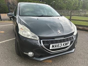 Used Peugeot 208 2013 for sale - 78535352: Photo