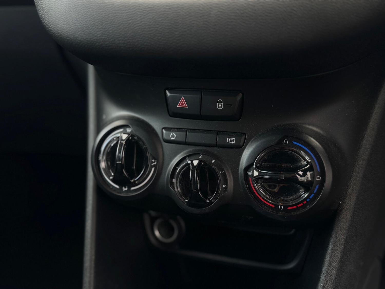 Used Peugeot 208 for sale - 77016965: Photo 42