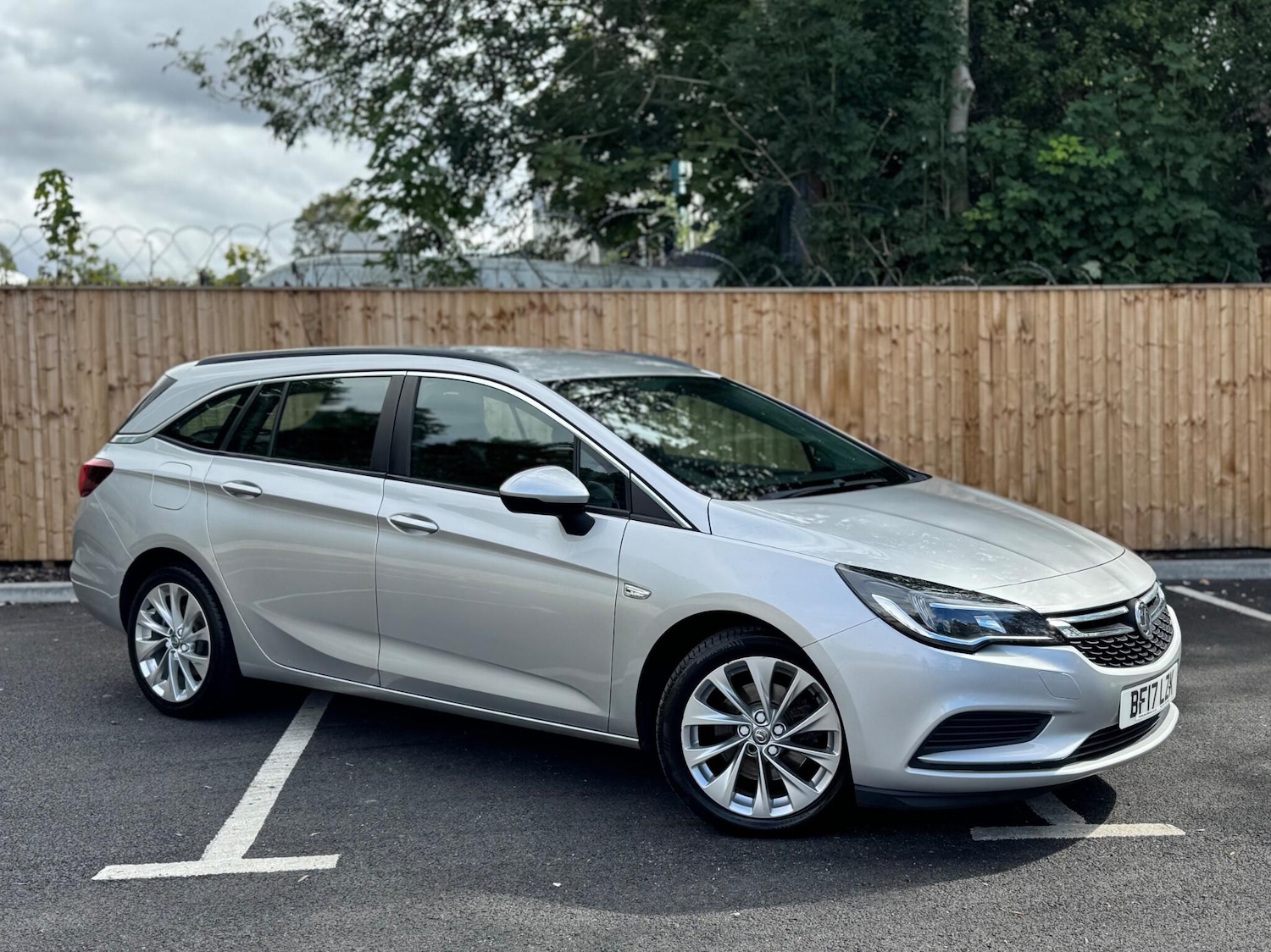 Used Vauxhall Astra 2017 for sale - 77067262: Photo 7