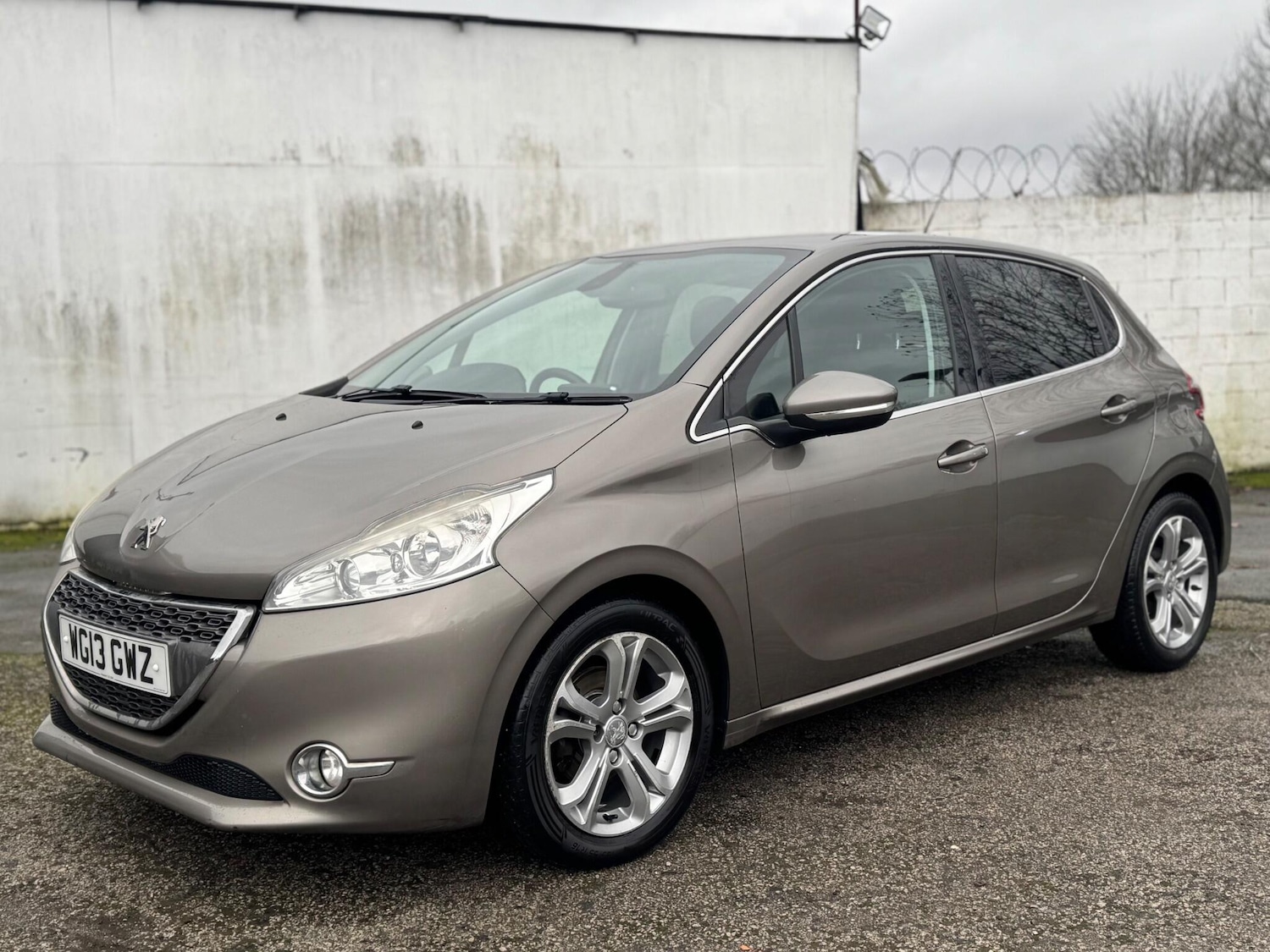 Used Peugeot 208 2013 for sale - 77305240: Photo 21