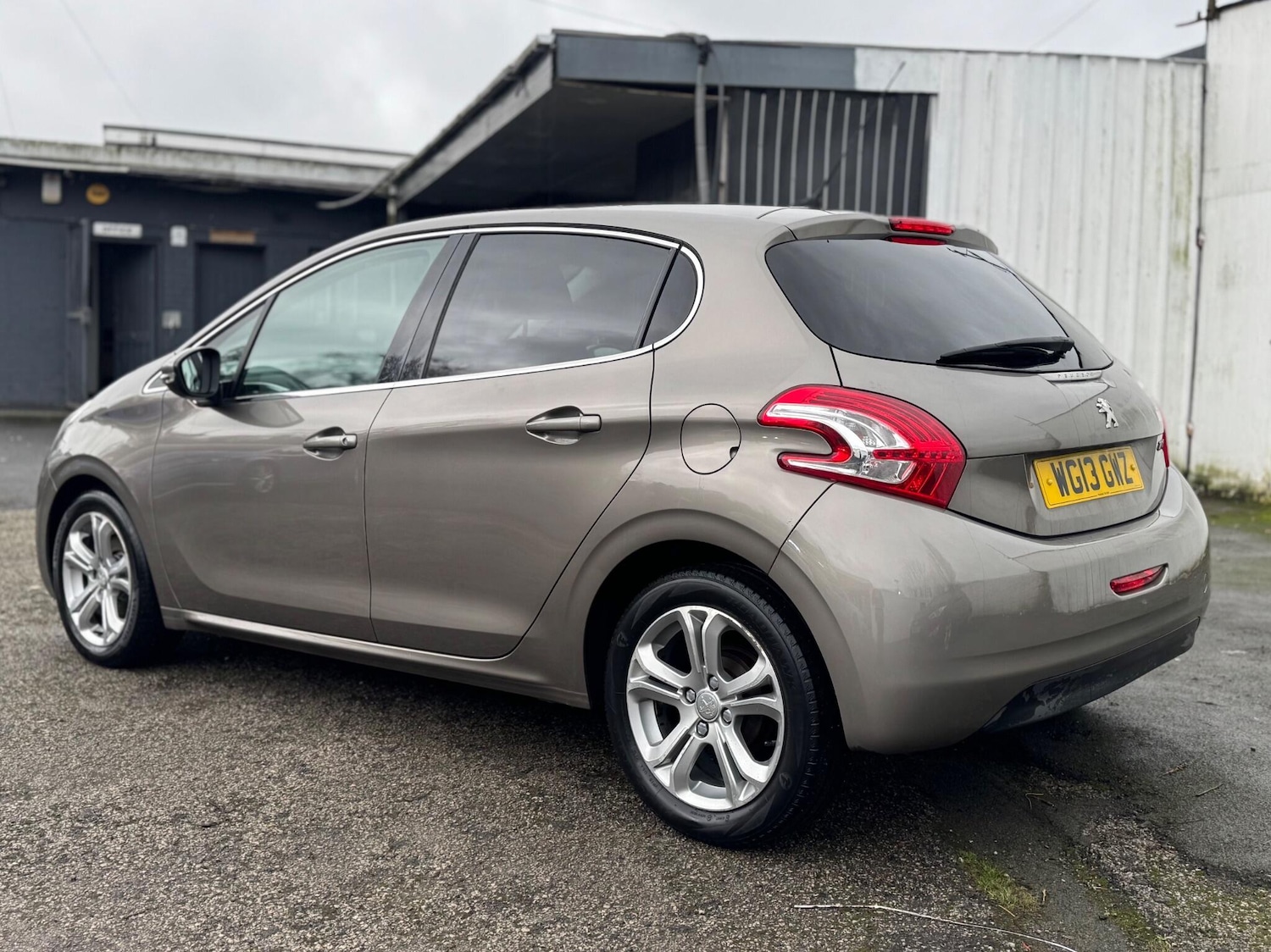 Used Peugeot 208 2013 for sale - 77305240: Photo 27