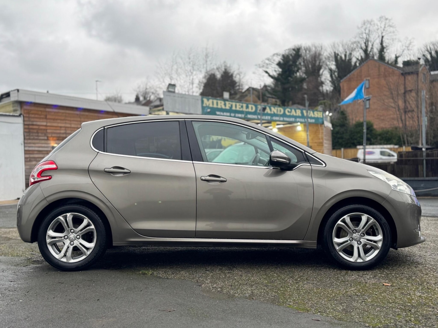 Used Peugeot 208 2013 for sale - 77305240: Photo 34