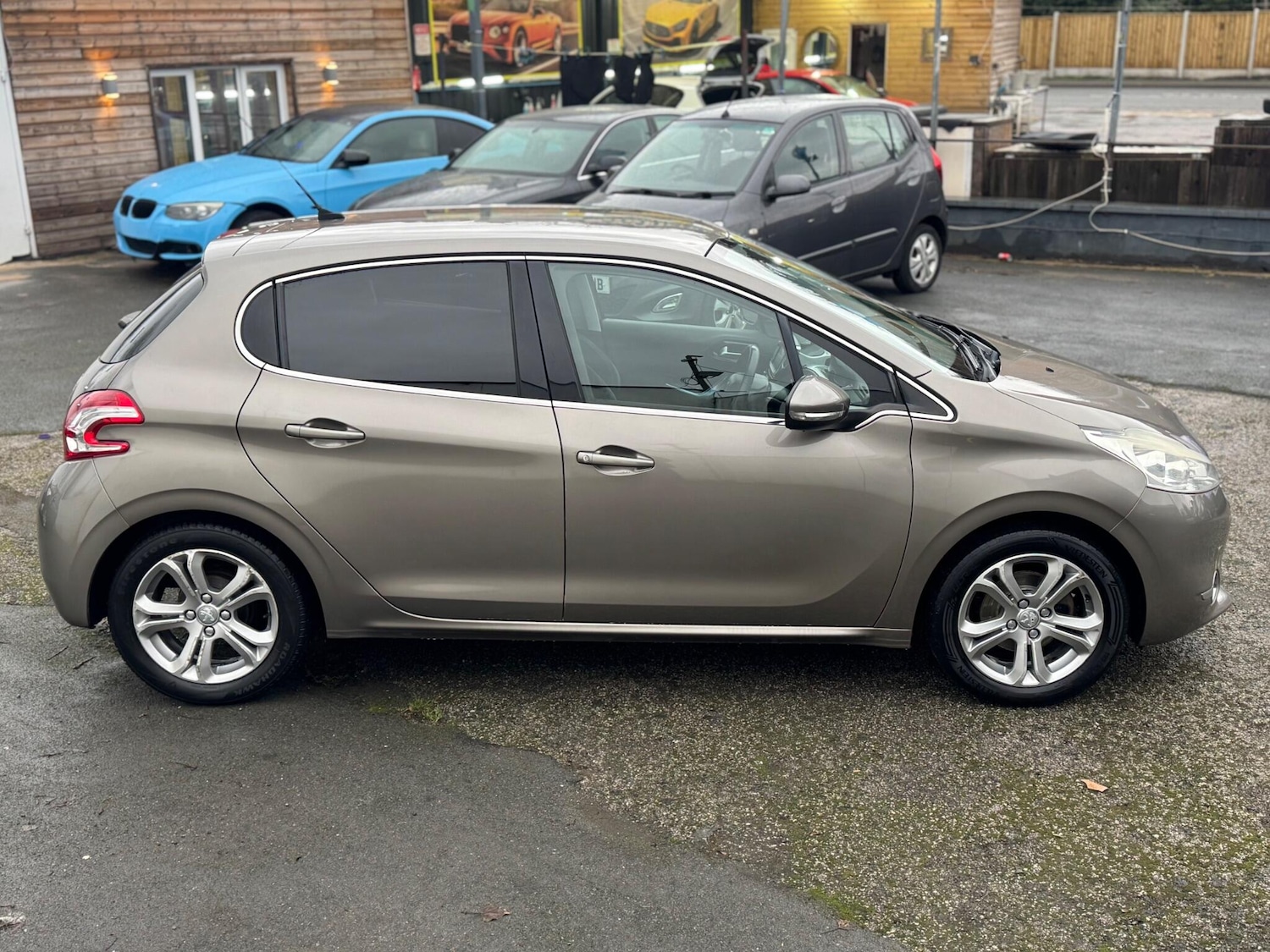 Used Peugeot 208 2013 for sale - 77305240: Photo 35