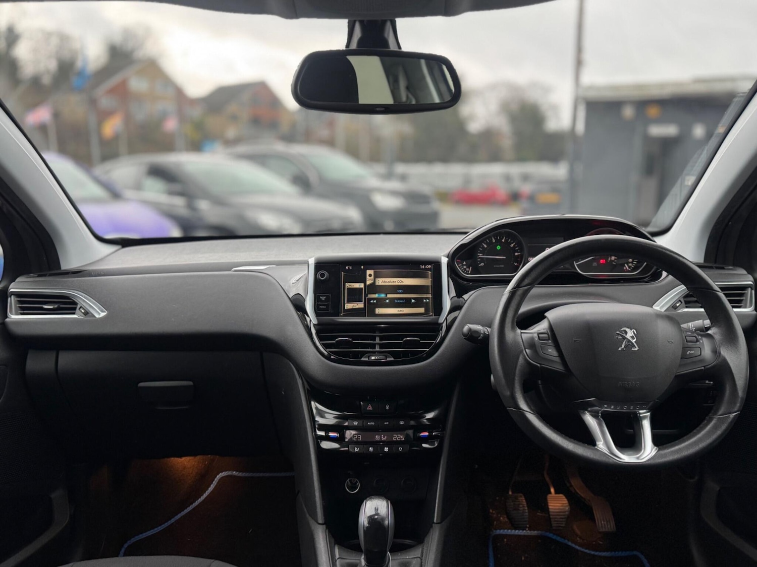 Used Peugeot 208 2013 for sale - 77305240: Photo 43