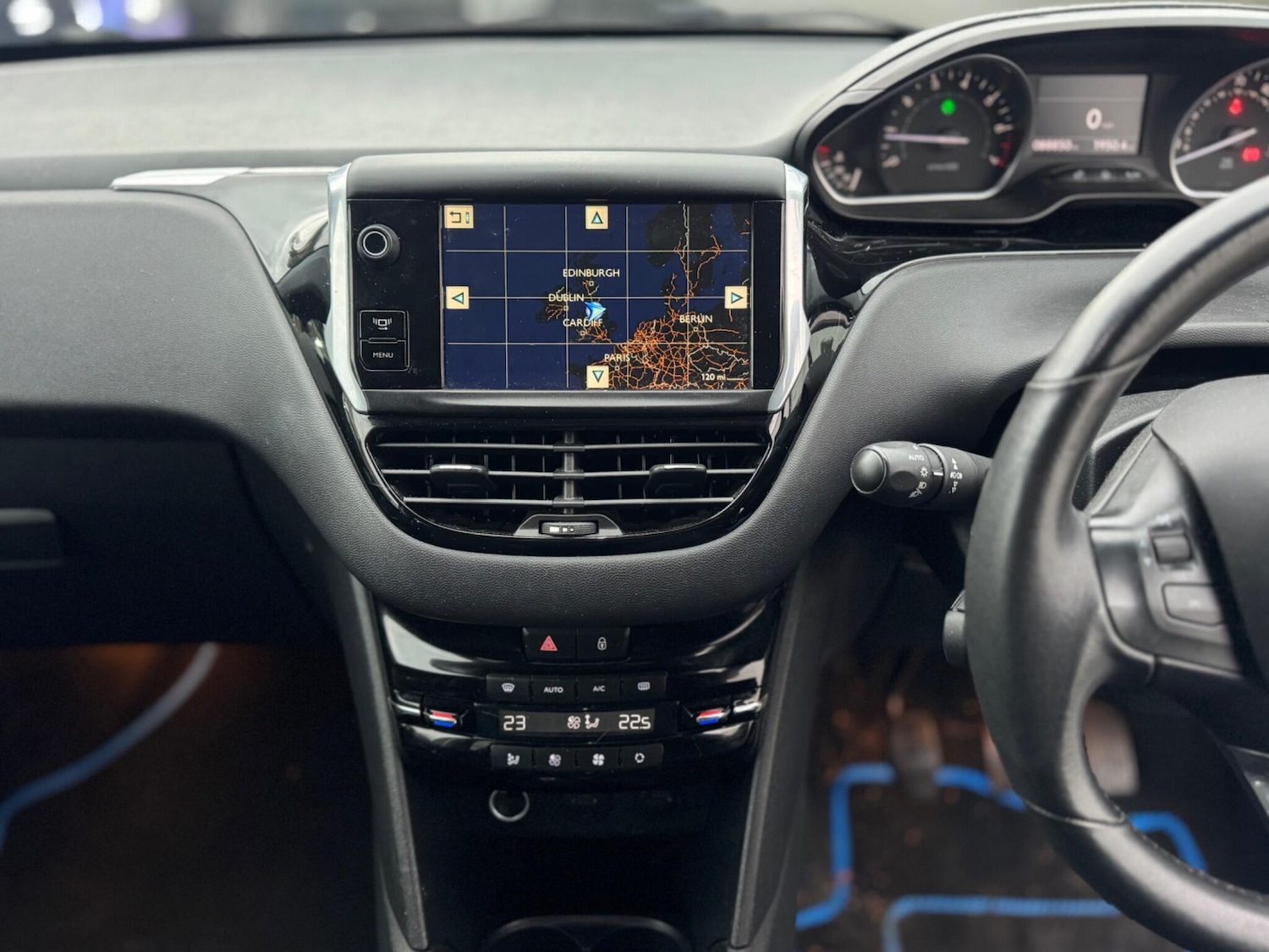 Used Peugeot 208 2013 for sale - 77305240: Photo 54