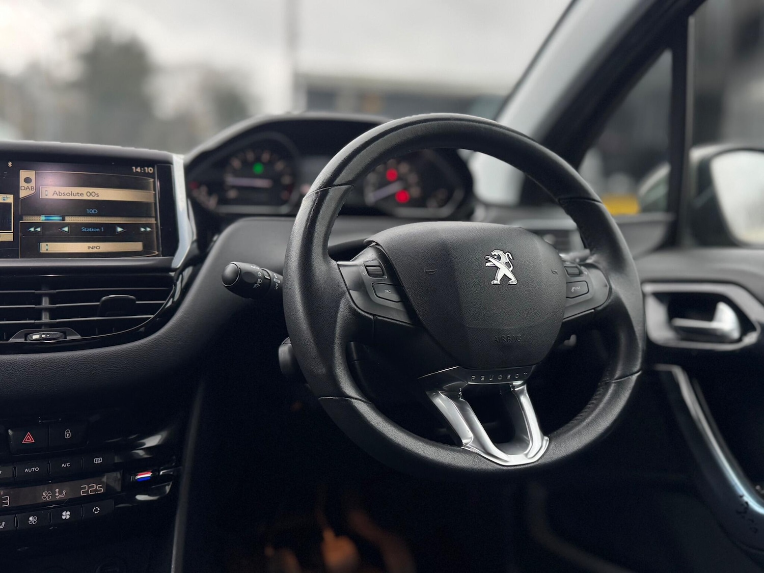 Used Peugeot 208 2013 for sale - 77305240: Photo 60