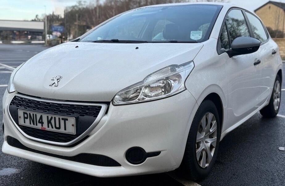 Used Peugeot 208 2014 for sale - 77203655: Photo 27