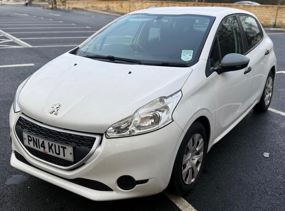 Used Peugeot 208 2014 for sale - 77203655: Photo 28