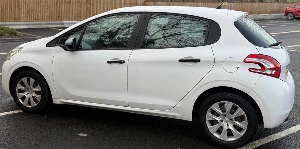 Used Peugeot 208 2014 for sale - 77203655: Photo 34