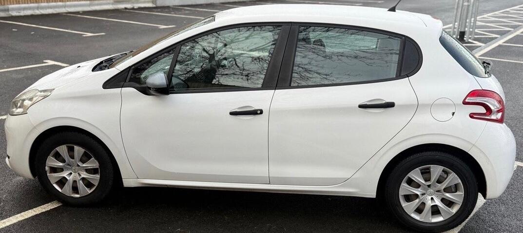 Used Peugeot 208 2014 for sale - 77203655: Photo 35