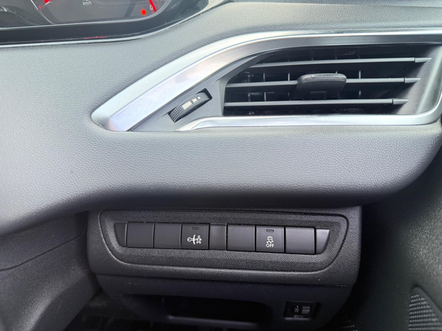 Used Peugeot 208 2014 for sale - 77203655: Photo 55