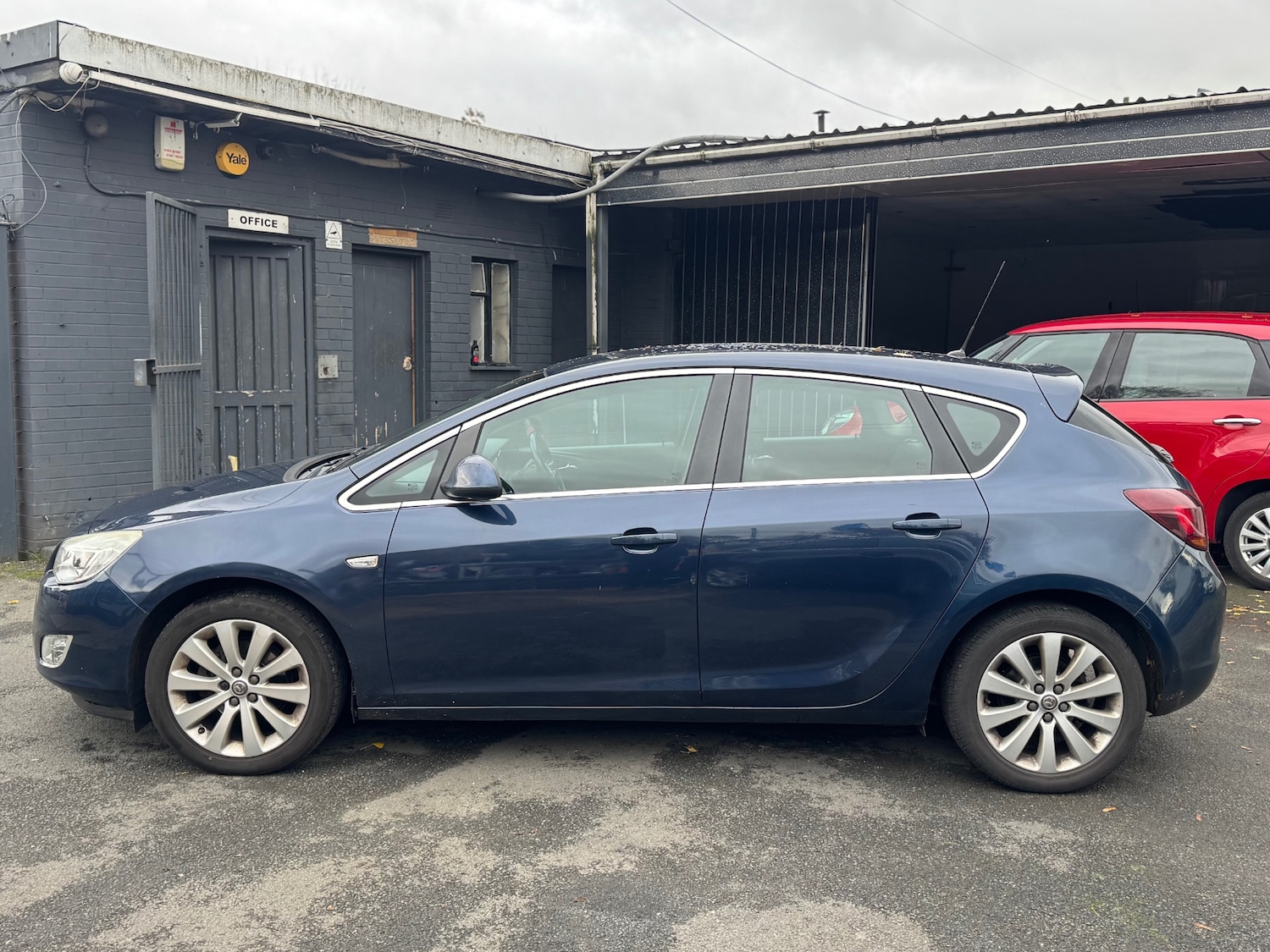 Used Vauxhall Astra 2011 for sale - 76554360: Photo 5
