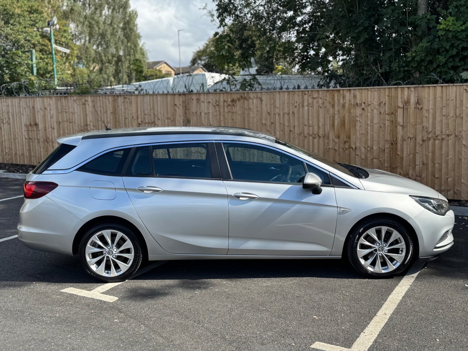 Used Vauxhall Astra 2017 for sale - 76554363: Photo 55