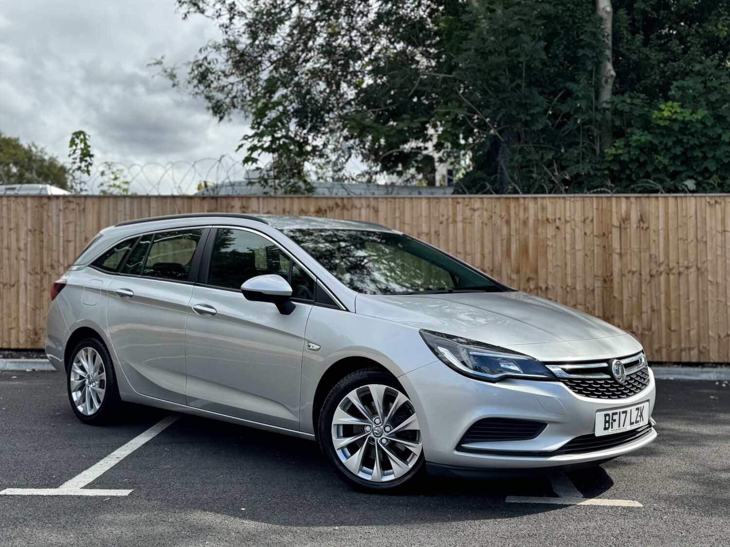 Used Vauxhall Astra 2017 for sale - 76554363: Photo 8
