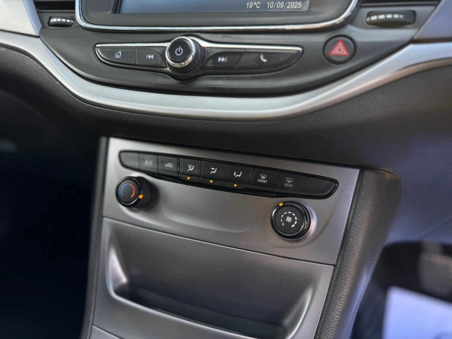 Used Vauxhall Astra 2017 for sale - 76554363: Photo 95