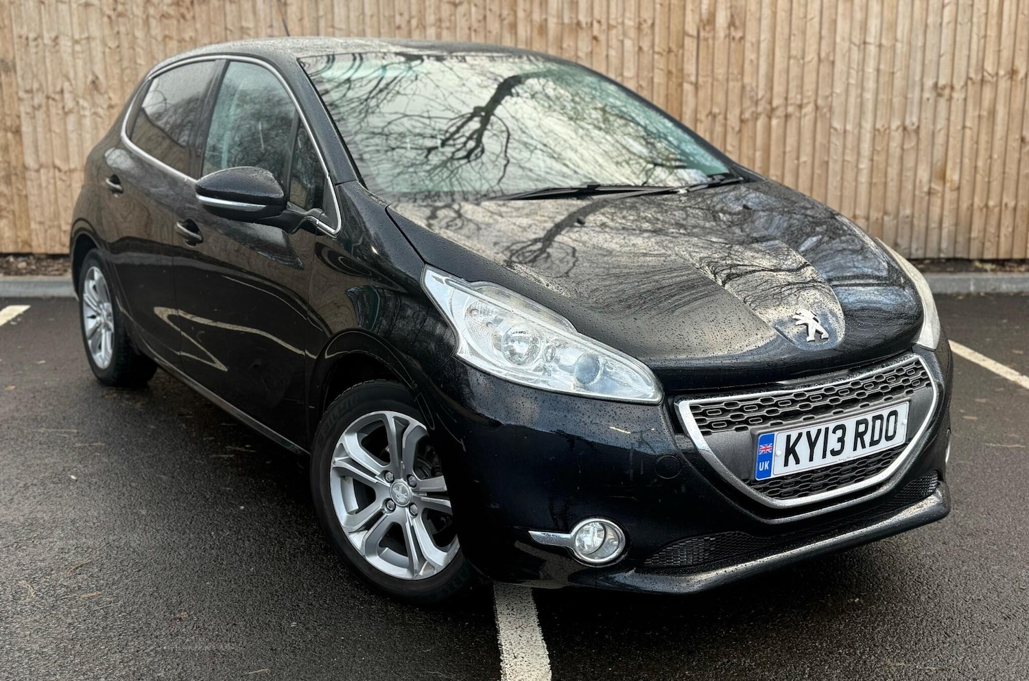 Used Peugeot 208 2013 for sale - 76899704: Photo 1