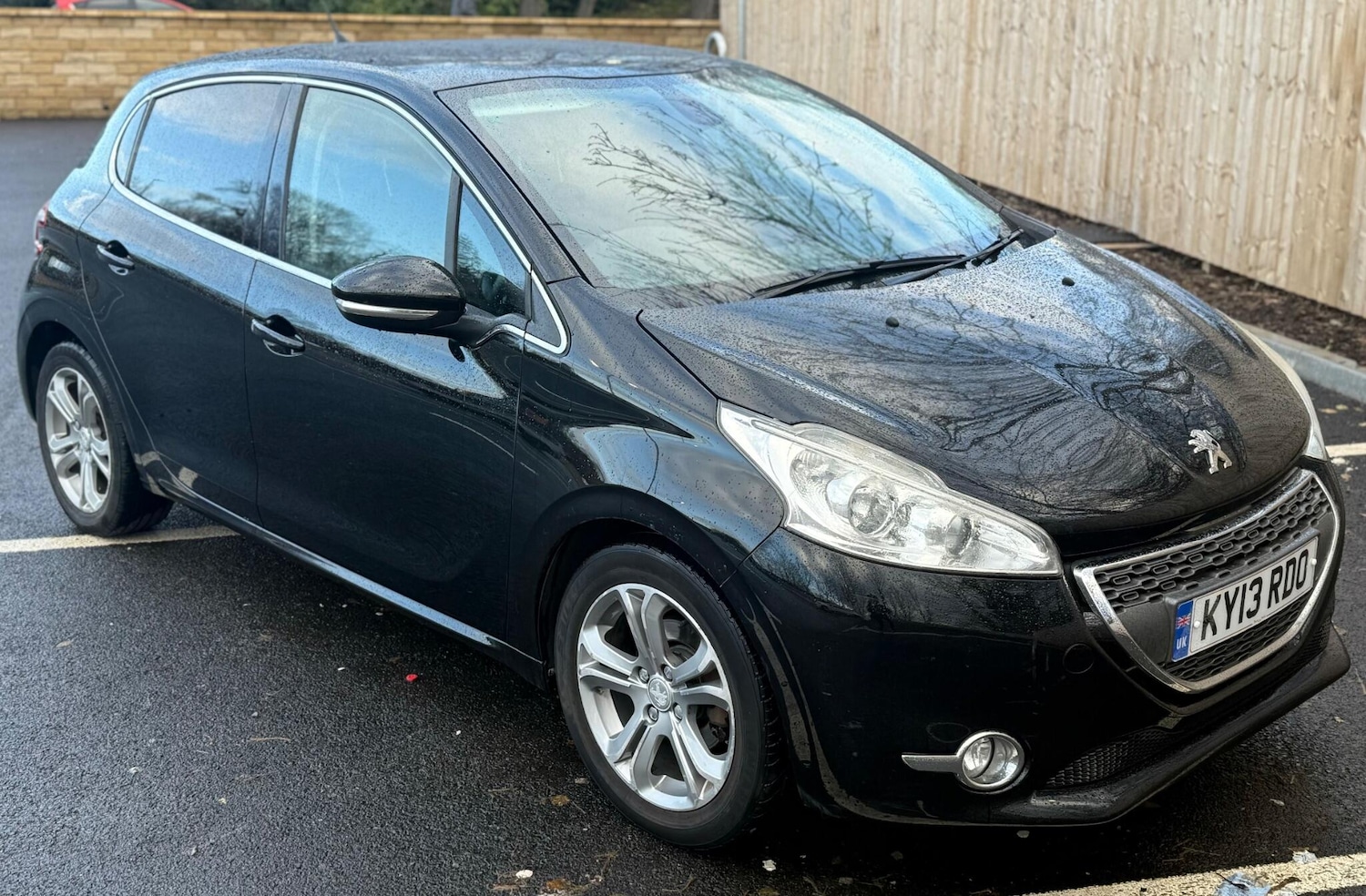 Used Peugeot 208 2013 for sale - 76899704: Photo 10