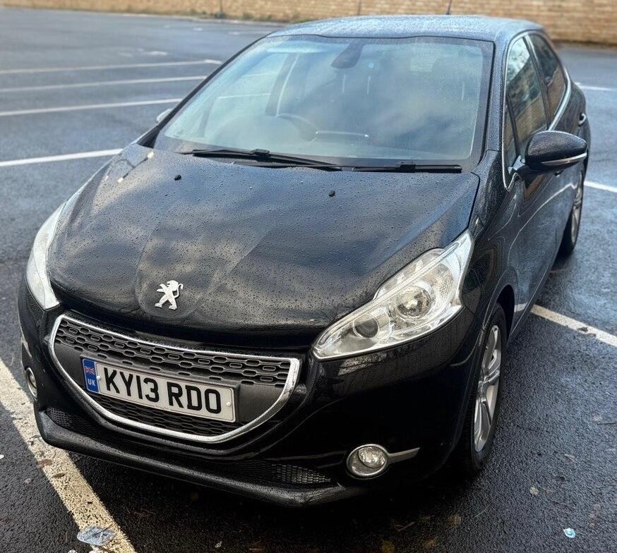 Used Peugeot 208 2013 for sale - 76899704: Photo 18