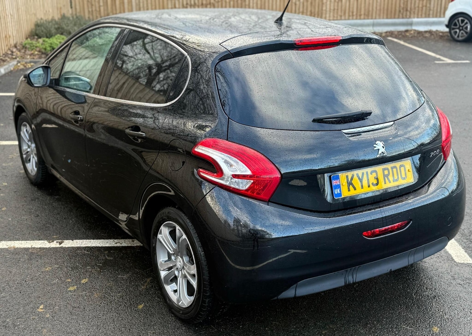 Used Peugeot 208 2013 for sale - 76899704: Photo 21