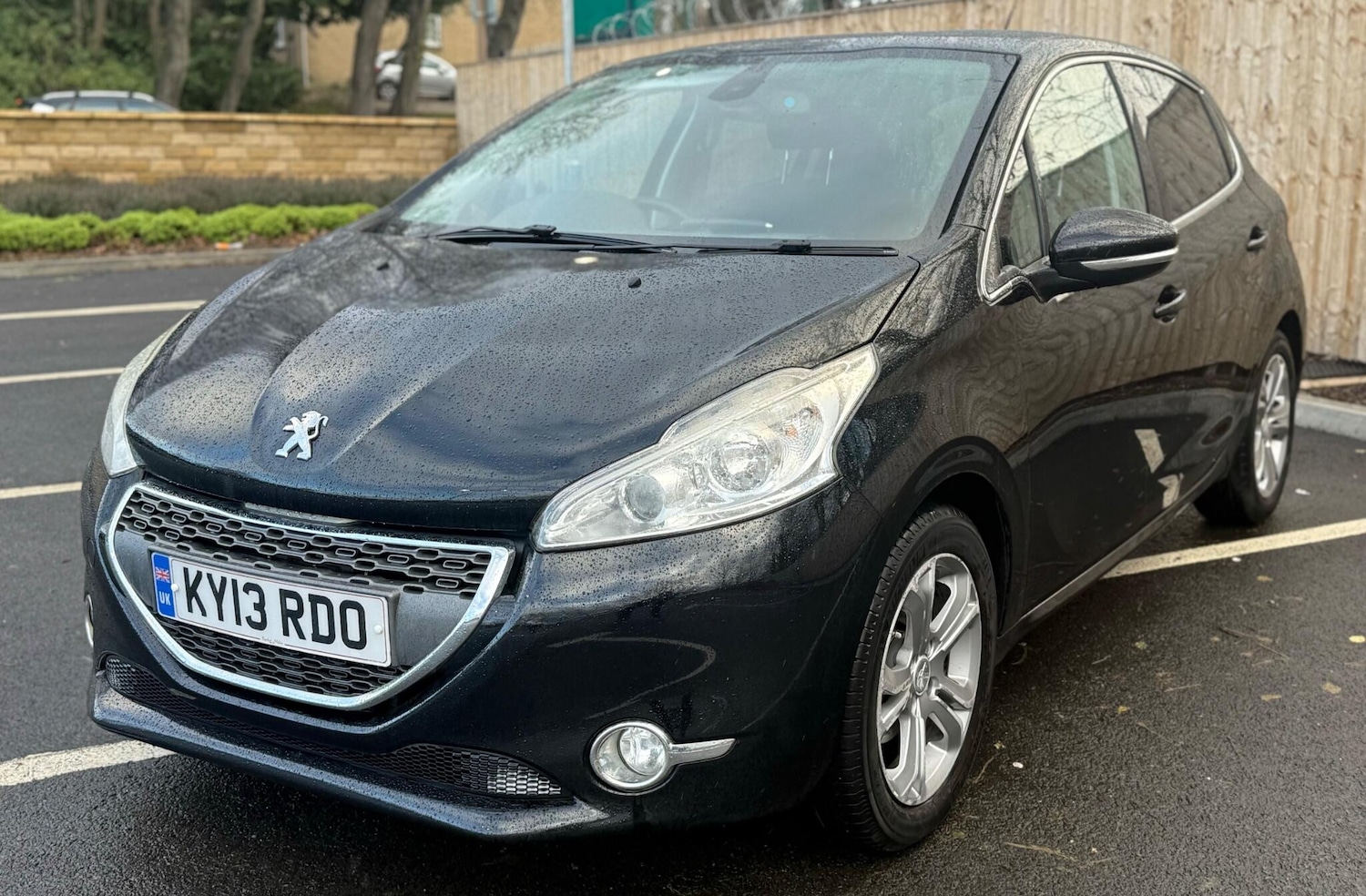 Used Peugeot 208 2013 for sale - 76899704: Photo 3