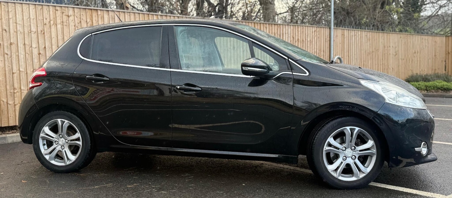 Used Peugeot 208 2013 for sale - 76899704: Photo 31