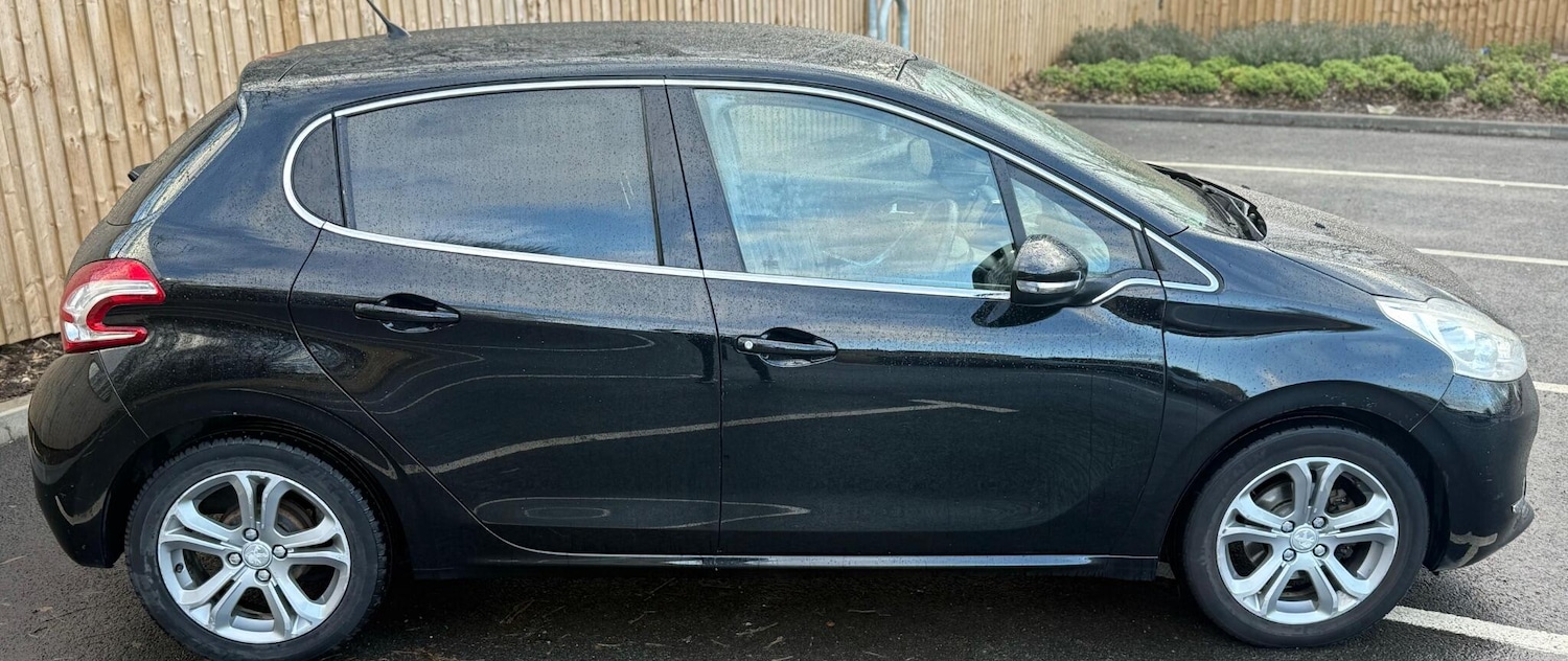 Used Peugeot 208 2013 for sale - 76899704: Photo 33