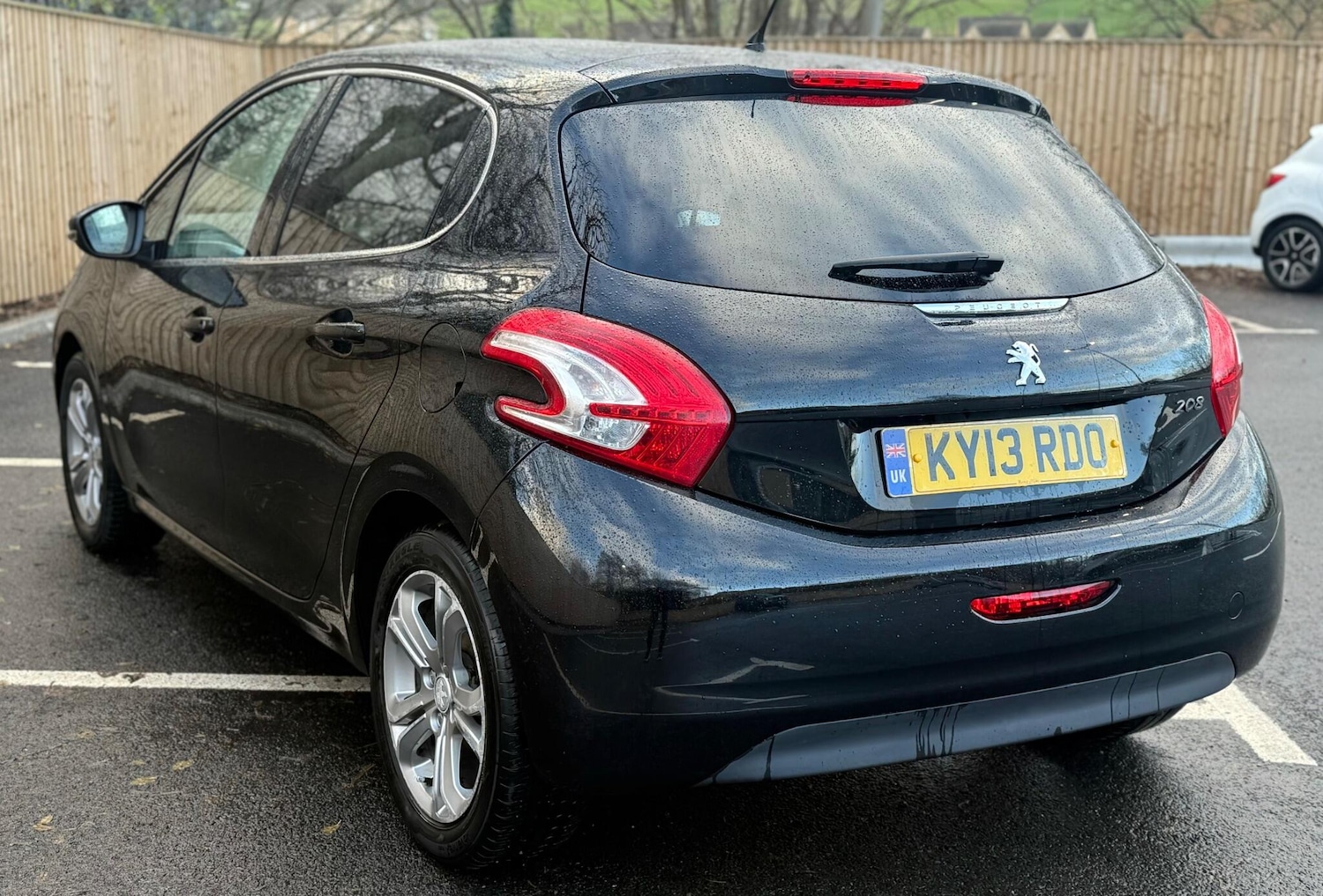 Used Peugeot 208 2013 for sale - 76899704: Photo 4