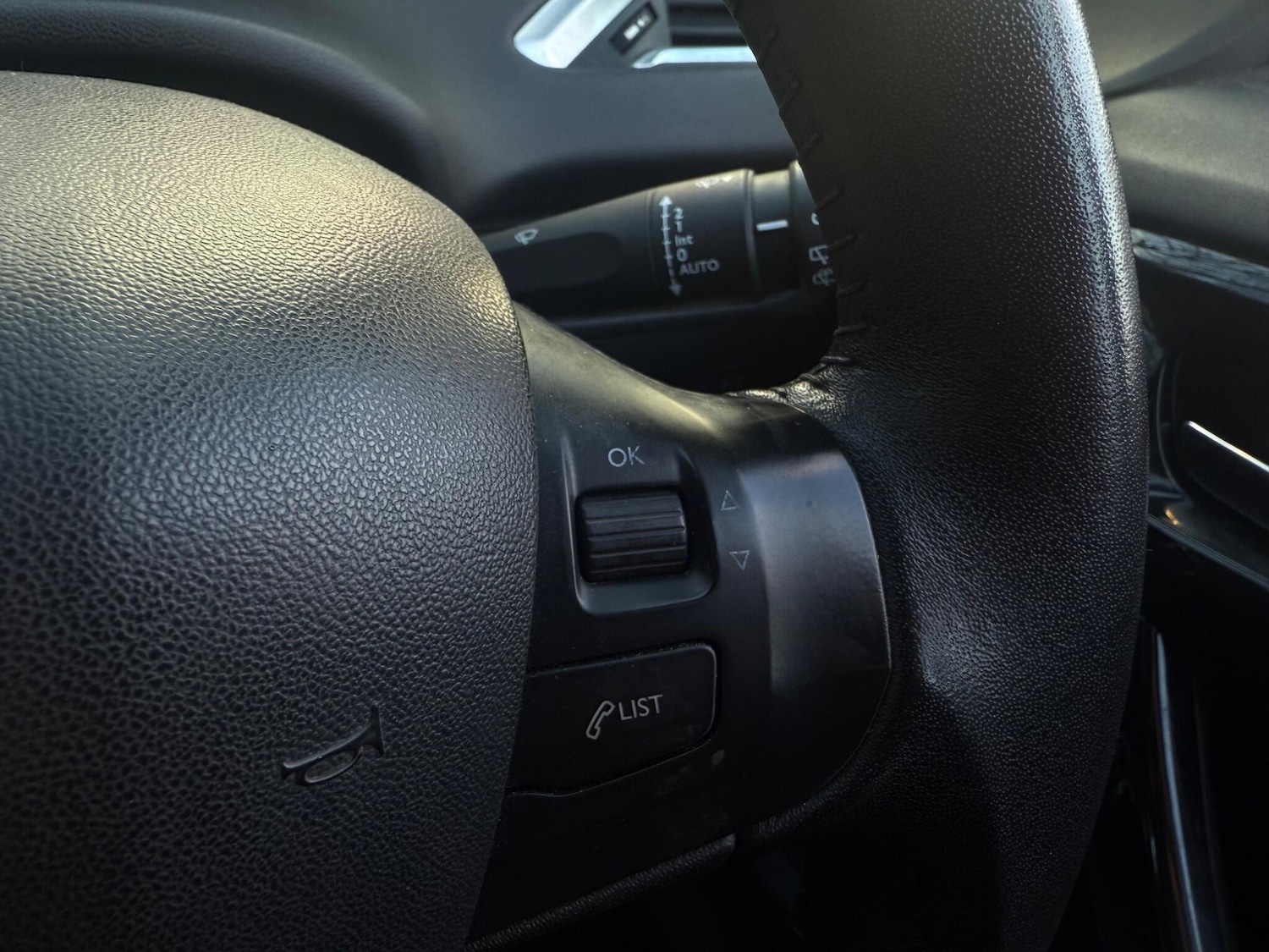 Used Peugeot 208 2013 for sale - 76899704: Photo 48