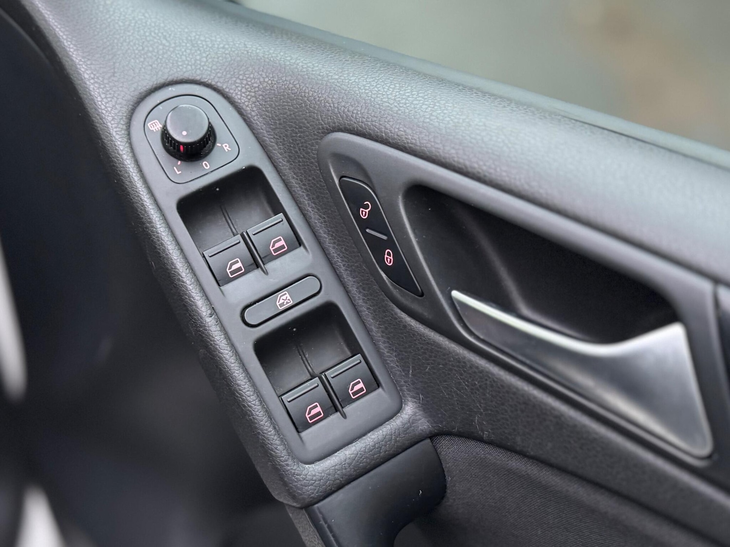 Used Volkswagen Golf 2012 for sale - 77330376: Photo 44