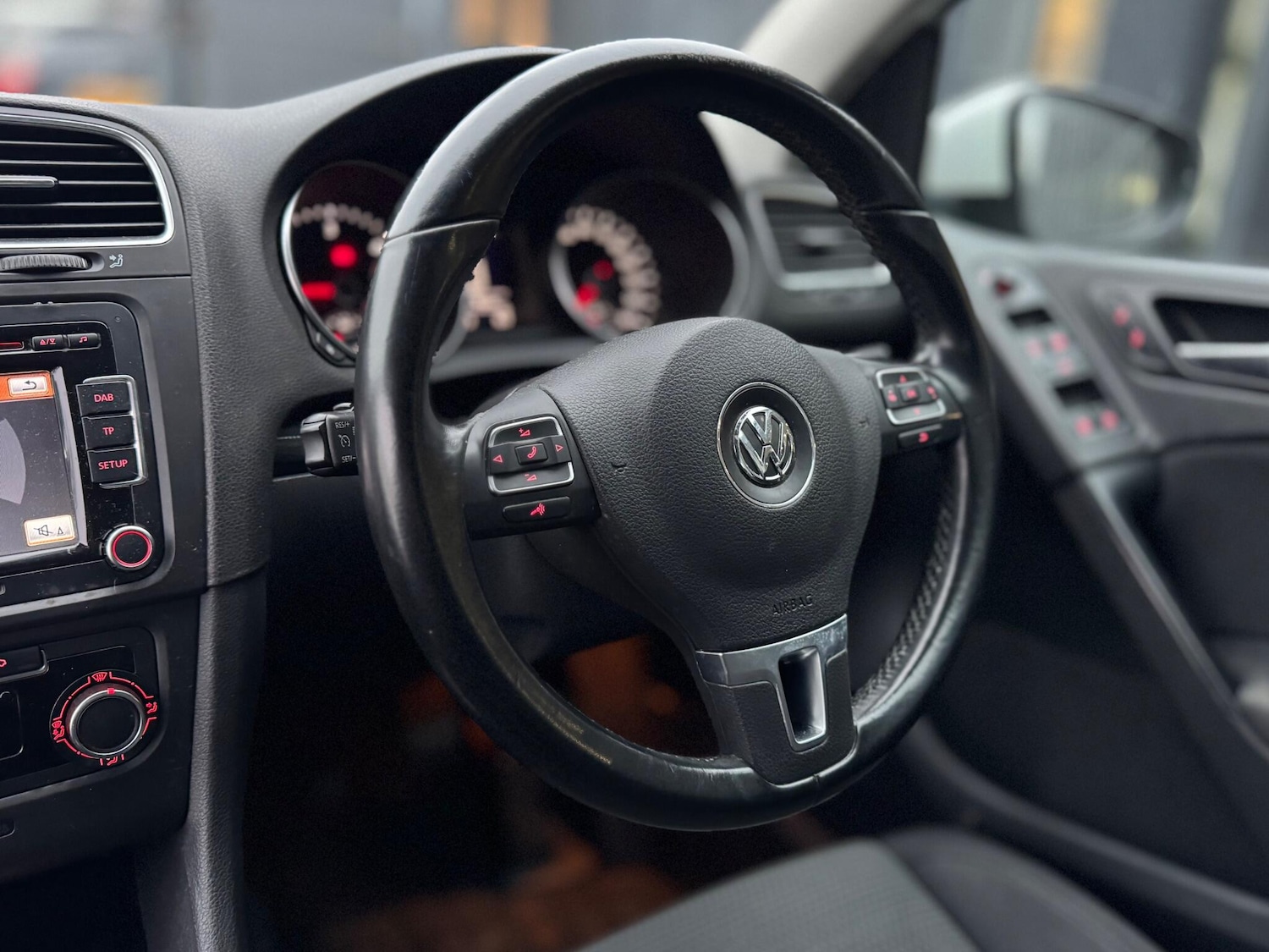 Used Volkswagen Golf 2012 for sale - 77330376: Photo 63