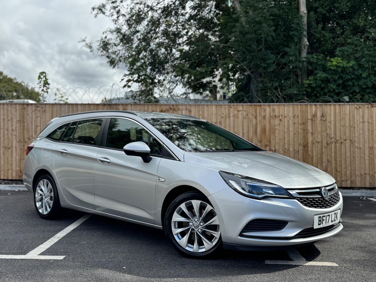 Used Vauxhall Astra 2017 for sale - 77054110: Photo 5