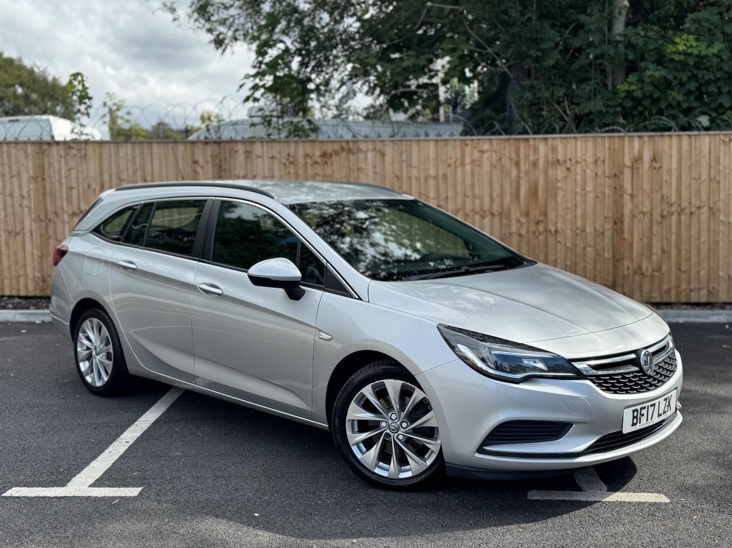 Used Vauxhall Astra 2017 for sale - 77054110: Photo 6