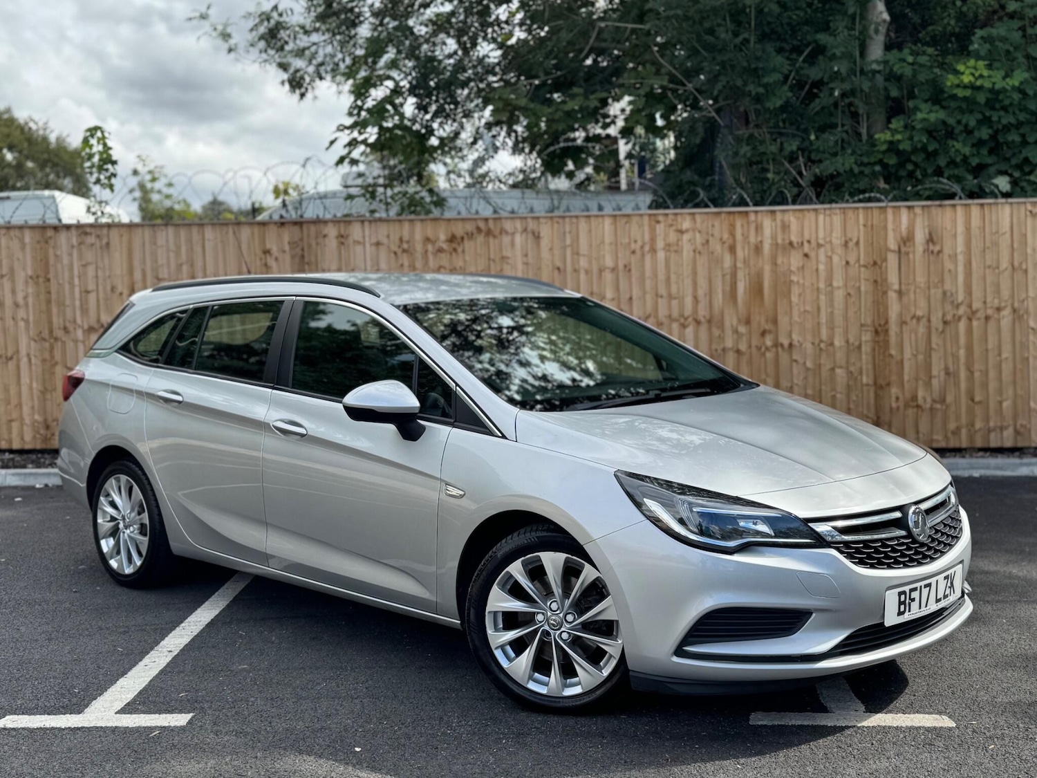 Used Vauxhall Astra 2017 for sale - 77054110: Photo 8