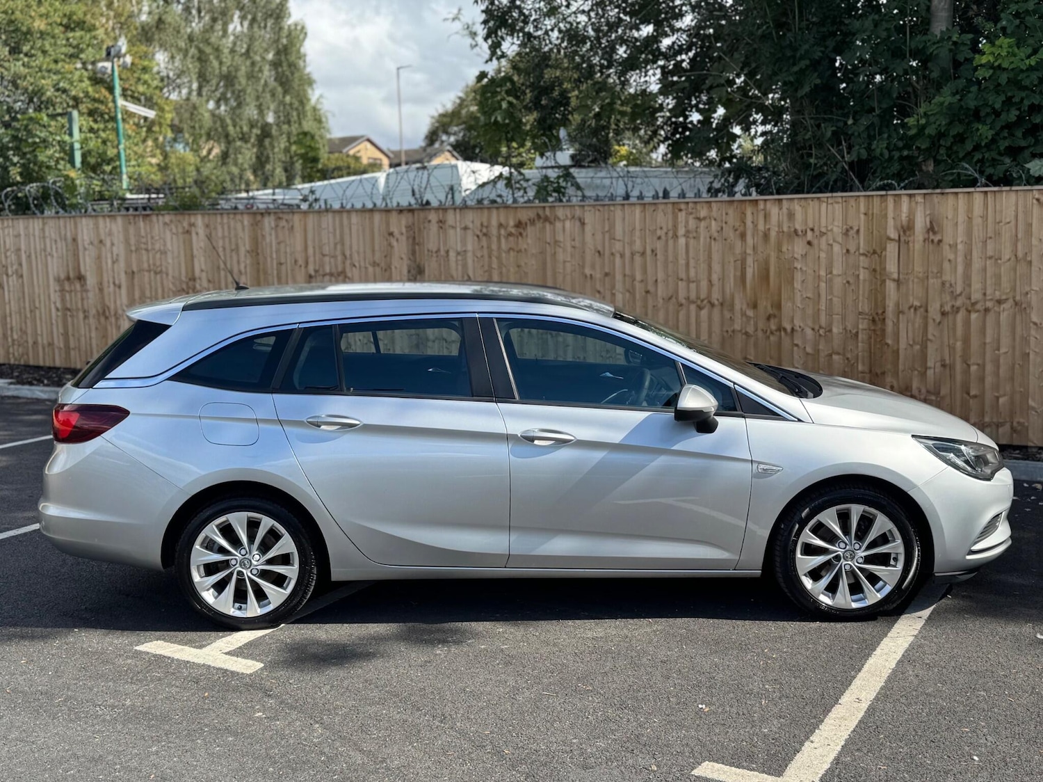 Used Vauxhall Astra 2017 for sale - 77898258: Photo 30