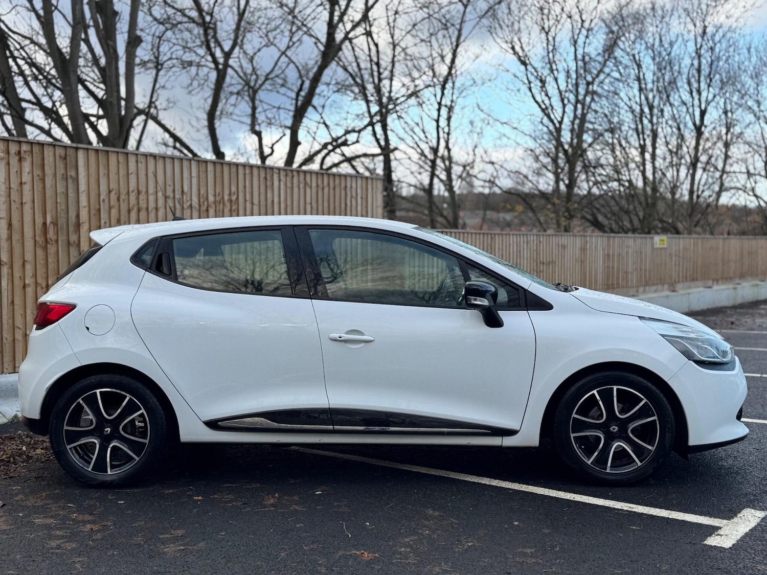 Used Renault Clio 2014 for sale - 76898869: Photo 41